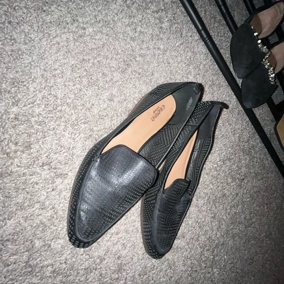 Crown Vintage Textured Black Flats - Picture 7 of 7